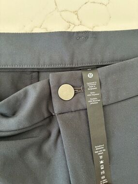 EUC Lululemon ABC Men’s Dark Gray / Slate Activewear Pants with Button, 40